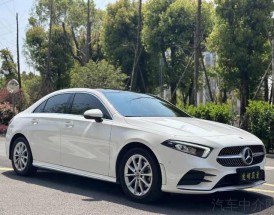 奔驰a200高配落地多少(奔驰a200高配落地多少钱)