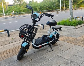 9成新雅迪电动车转让(本人有一辆电动车出售)