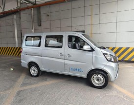 长安之星5封闭货车 长安之星5封闭货车后视镜调节在驾驶室那个位置