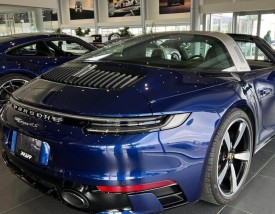 保时捷911蓝色跑车／保时捷911蓝色跑车多少钱