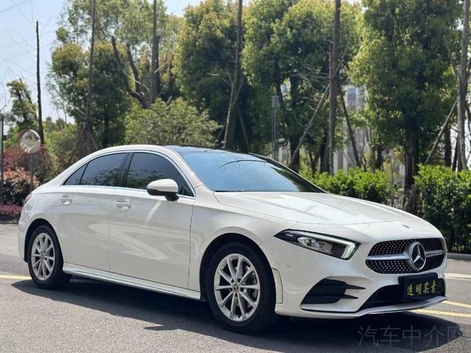 奔驰a200高配落地多少(奔驰a200高配落地多少钱)