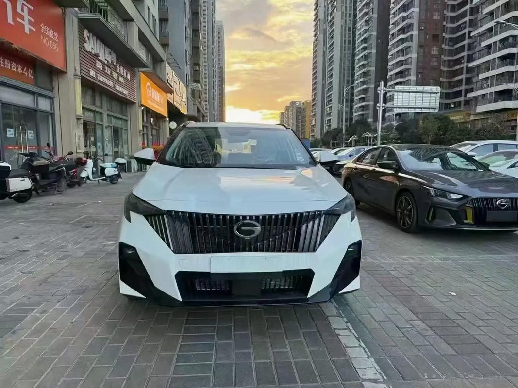 广汽传祺影酷最新款2022版(广汽传祺gs3影速劲享版)