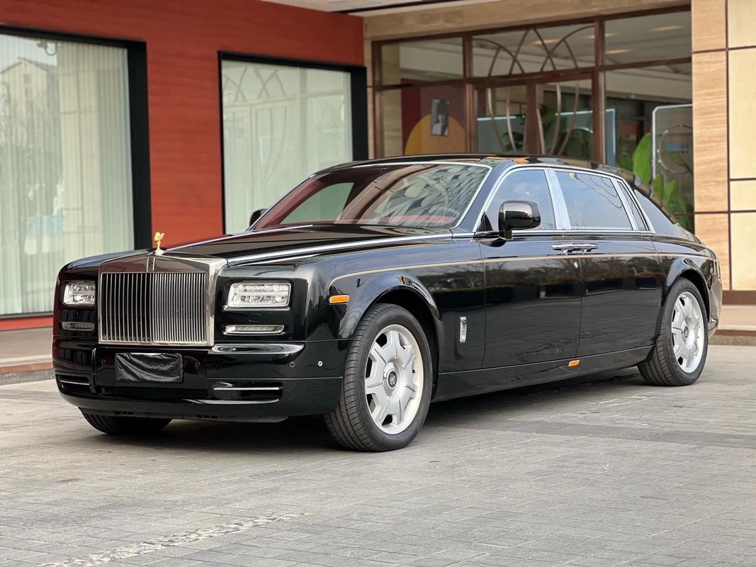 劳斯莱斯幻影8000万(劳斯莱斯幻影7000万)