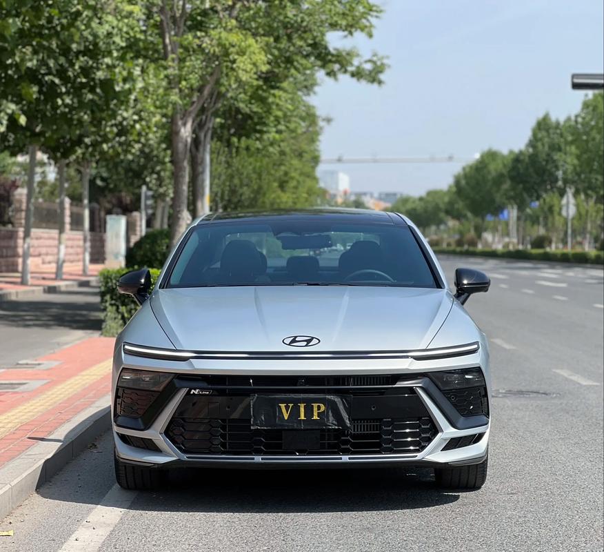 北京现代最新款索纳塔(北京现代轿车索纳塔新款)