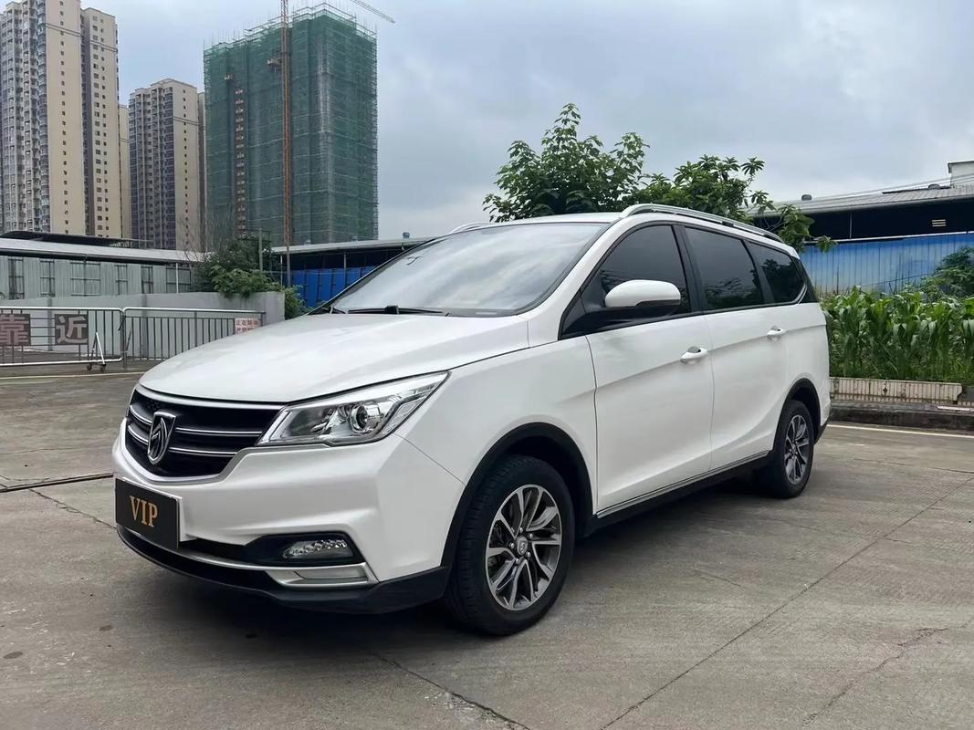 宝骏新款七座价格和图片/宝骏七座最新款车型2021