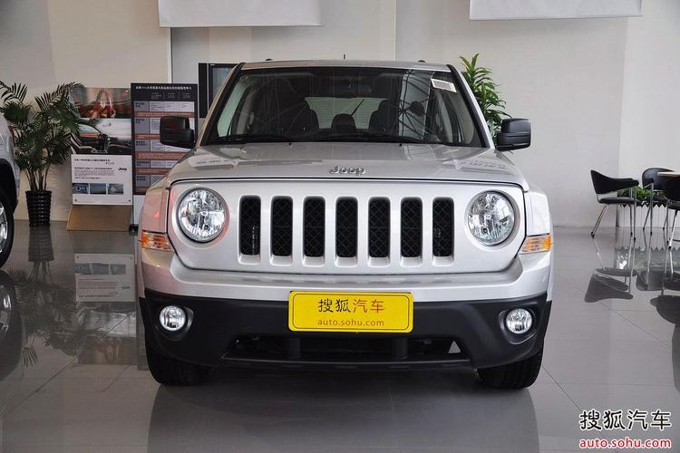 吉普自由客参数 吉普自由客24怎么样这个车15款的