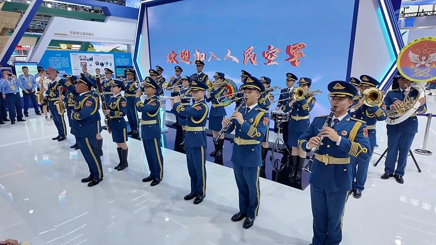 【军乐团,军乐团演奏歌唱祖国】