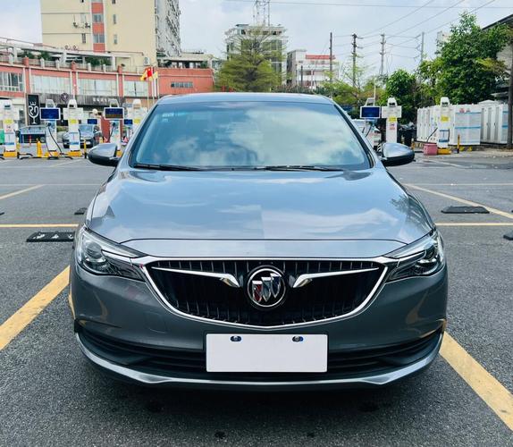 别克英朗18t自动精英型/别克英朗2018新款15t自动精英动力怎么样