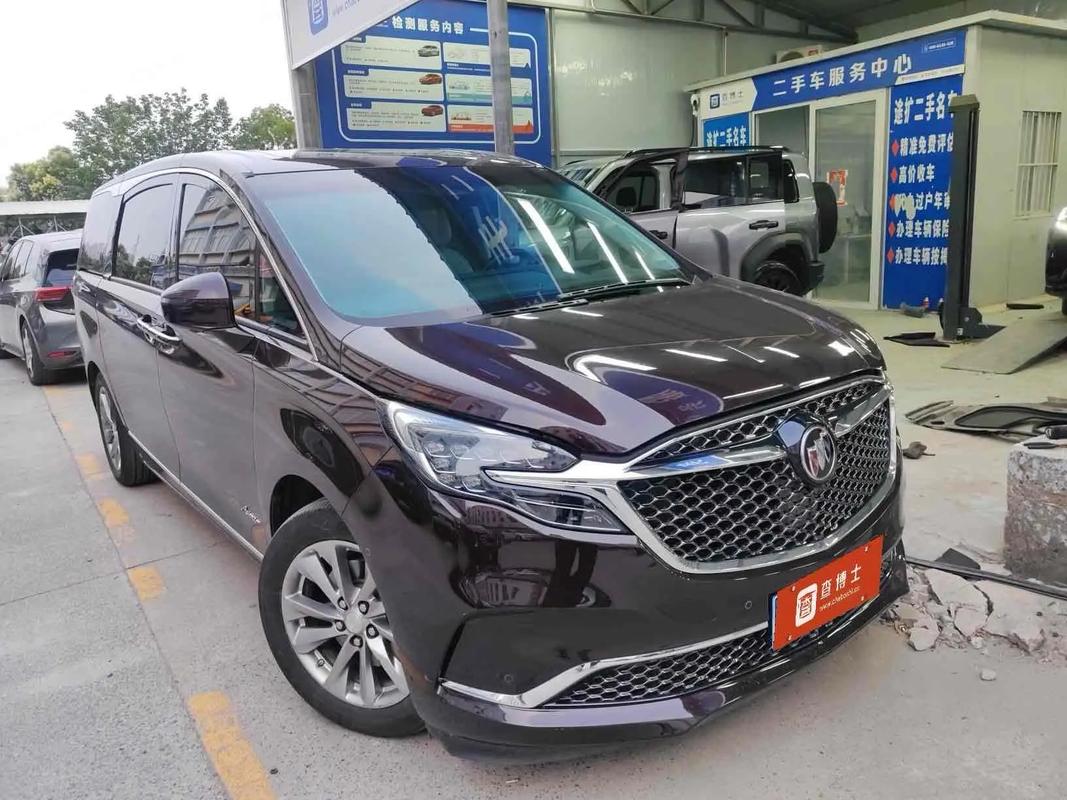 别克gl8艾维亚6座/2022款别克gl8艾维亚6座视频