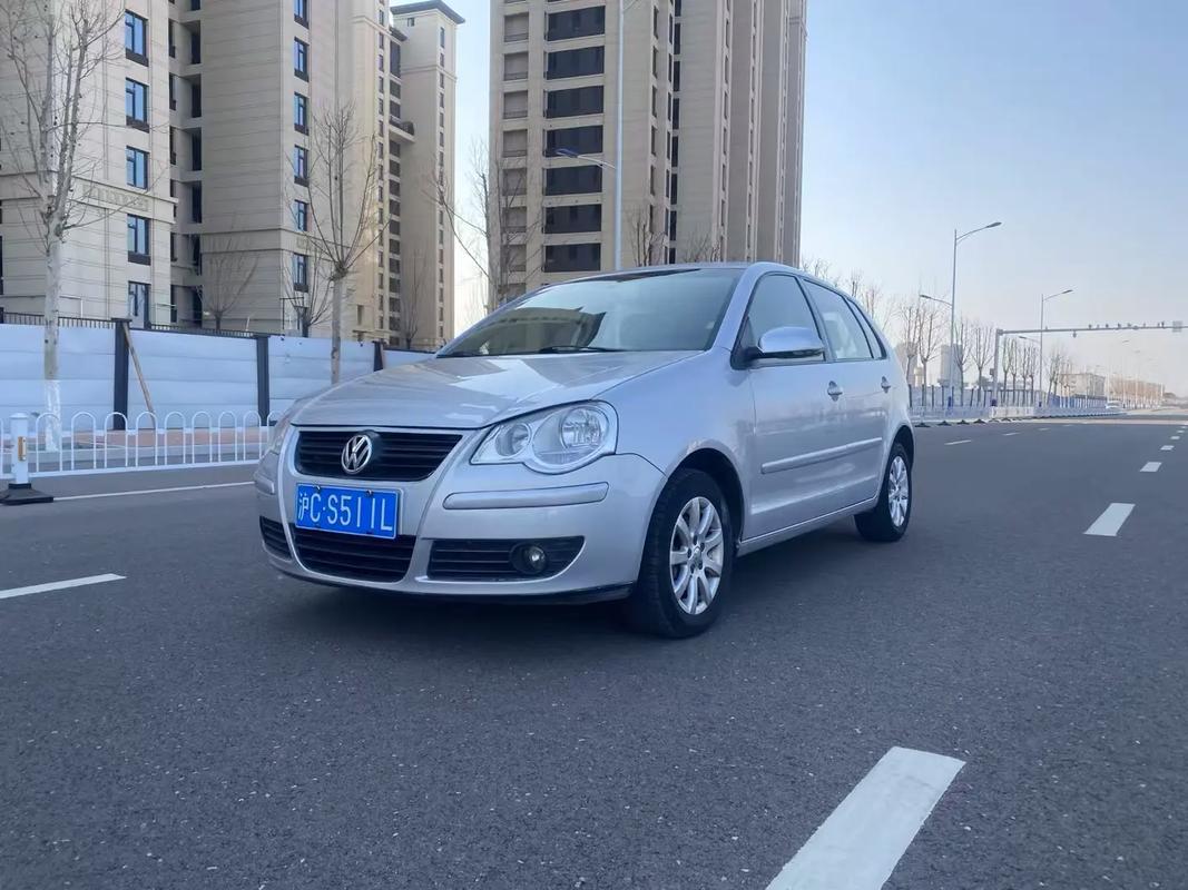 大众polo三厢2010款/大众polo 10款