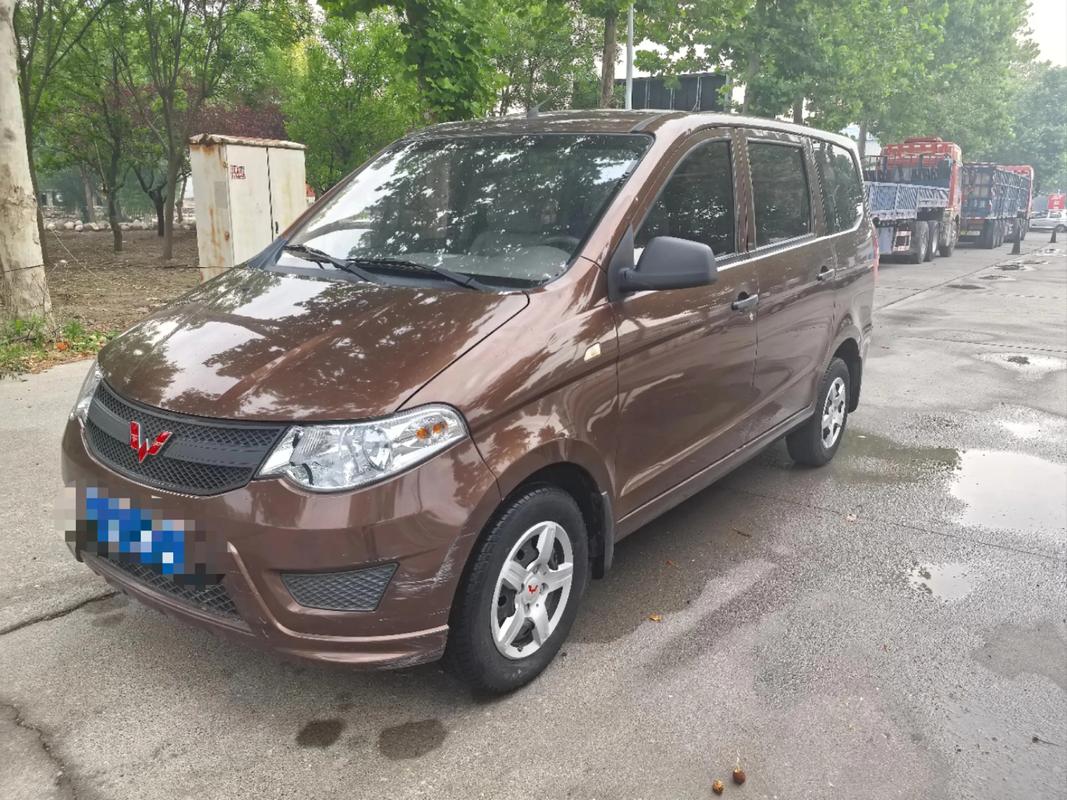 五菱宏光s轮胎价格 五菱宏光s原装轮胎多少钱一个