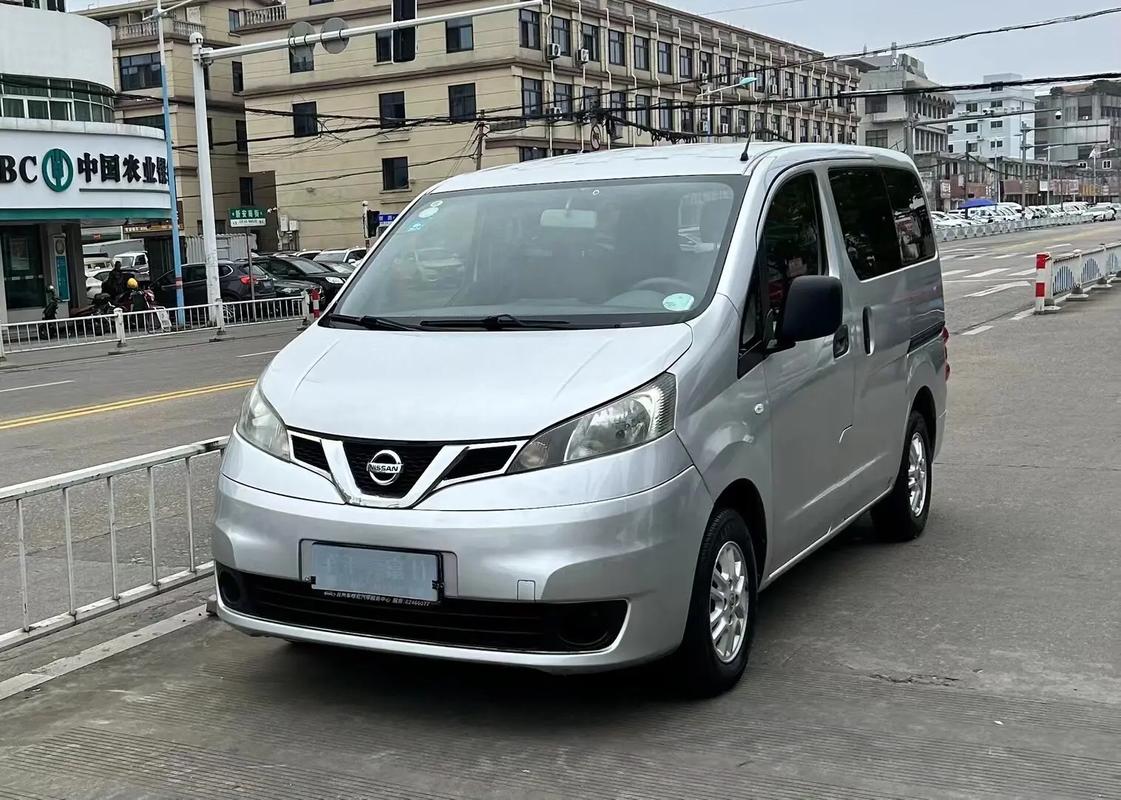 郑州日产面包车7座价格表图片,郑州日产七座车面包车